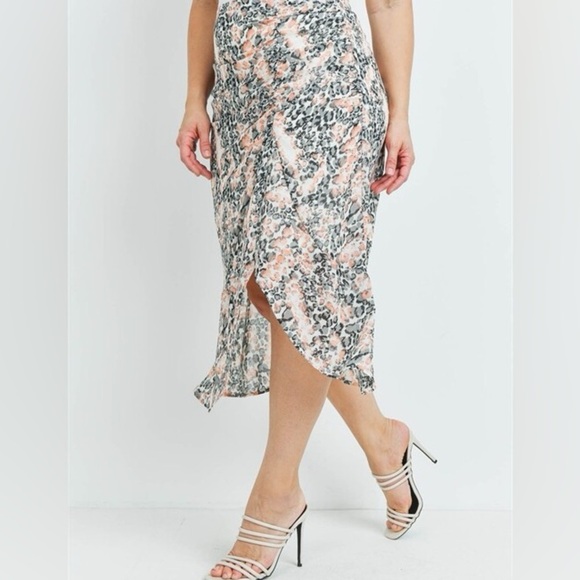 L Love • Leopard Ruched Midi Skirt - Picture 1 of 11